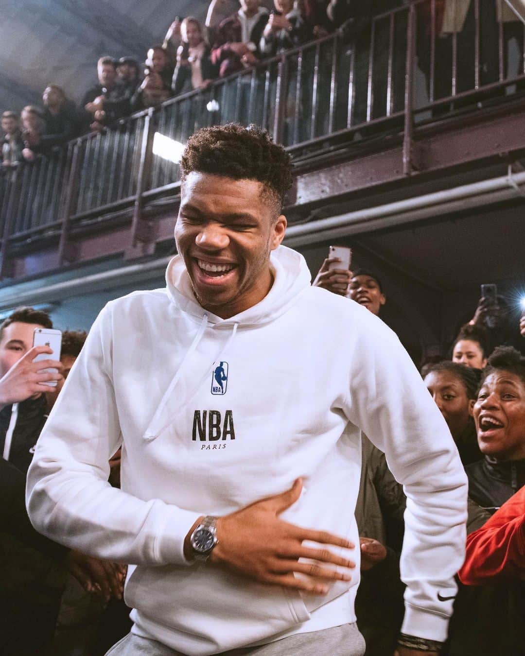 Nike Basketballさんのインスタグラム写真 - (Nike BasketballInstagram)「Paris basketball shines all year long. ⠀⠀ ⠀  The French capital welcomed @giannis_an34 for the NBA Paris Game 2020 and showed him its vibrant culture. ⠀⠀ ⠀  #TheParisRing #Giannis #ZoomFreak1 #Nike #NBAParis」1月25日 15時29分 - nikebasketball