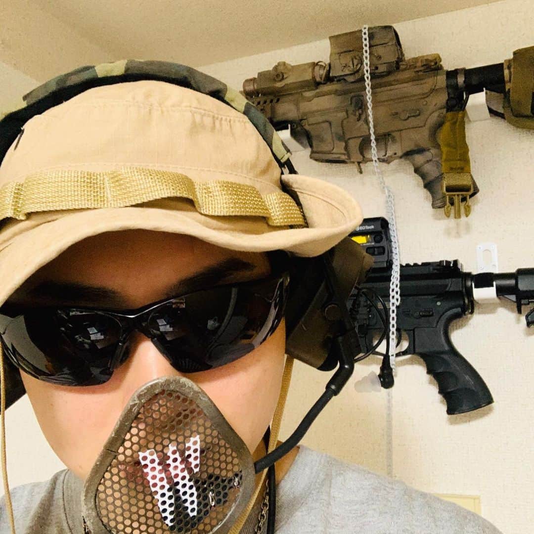 のインスタグラム：「実物生地ブーニーハットGET ローンサバイバー装備が揃ってきたぜ🤙🏿 ほらっみんなサバゲーやりたくなってきただろ？  いつでも連絡くれよな  #サバゲー #サバゲーマーさんと繋がりたい  #サバゲー仲間募集 #東京マルイ #g&g #趣味 #arp9 #glock #GC16 #m4 #ガスガン #電動ガン #カスタム」