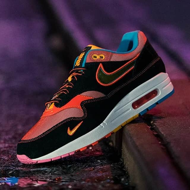 Sneaker Newsさんのインスタグラム写真 - (Sneaker NewsInstagram)「Nike celebrates the Lunar New Year with an Air Max 1 inspired by NYC's Chinatown, a neighborhood known for its authentic community as well as its cultural ear to the streets. For a detailed look at this release prior to the 1/25 drop, tap the link in our bio.」1月25日 8時30分 - sneakernews