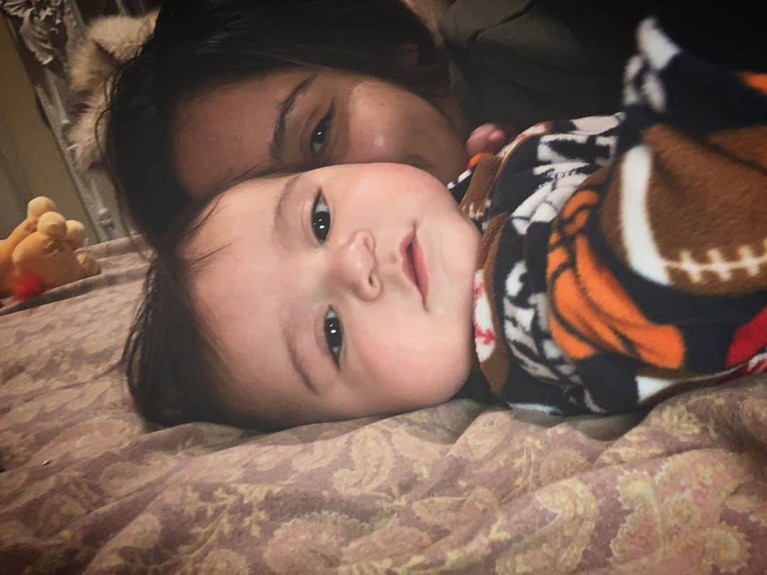 ニコール・ ポリッツィのインスタグラム：「I love you, my squishy 💙 #MawmasBoy」