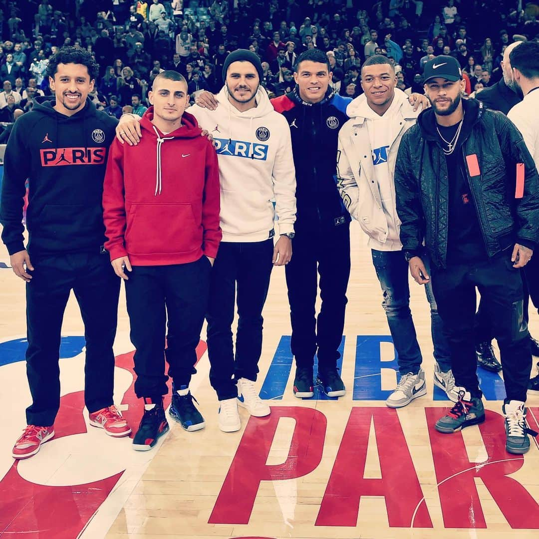 マウロ・イカルディさんのインスタグラム写真 - (マウロ・イカルディInstagram)「NBA 🏀 NIGHT . . @nba @psg @hornets @bucks」1月25日 8時49分 - mauroicardi