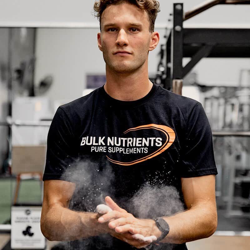 カーティス・マーシャルのインスタグラム：「On the quest to fill out this shirt 🙂👏🏼@bulknutrients #bulknutrients」