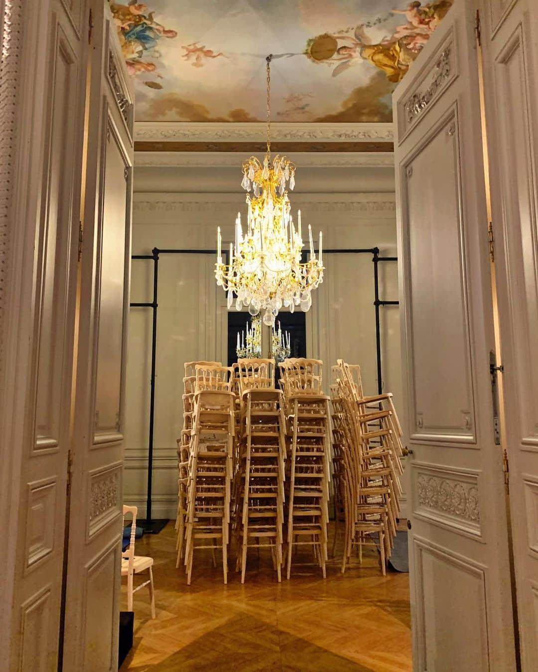 サラ・ラファティさんのインスタグラム写真 - (サラ・ラファティInstagram)「Party’s over.... and it was dreamy. #paris #couture #valentino」1月25日 9時13分 - iamsarahgrafferty