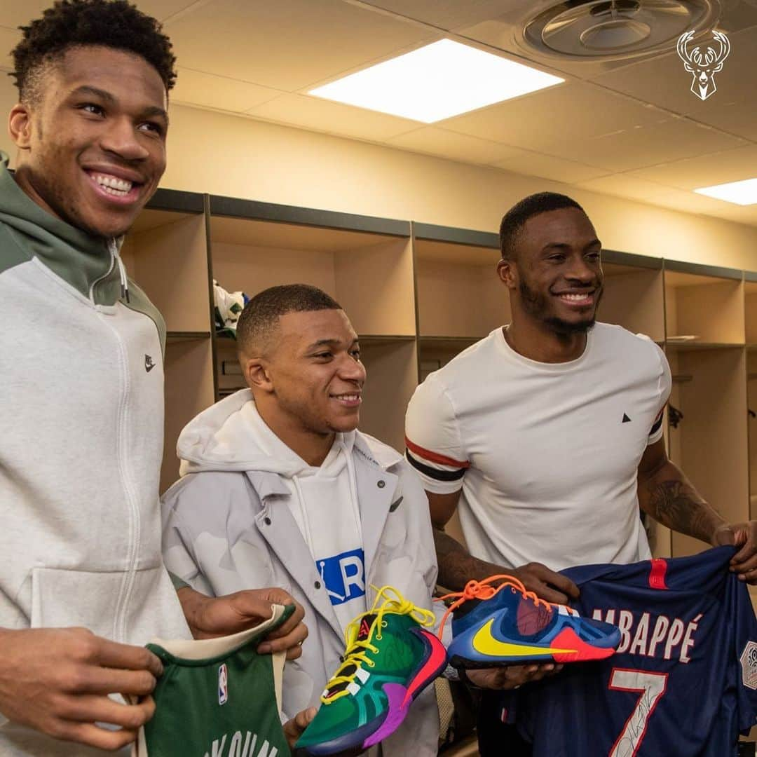 キリアン・エムバペさんのインスタグラム写真 - (キリアン・エムバペInstagram)「⚽️x🏀 @giannis_an34 @thanasis_ante43」1月25日 9時18分 - k.mbappe