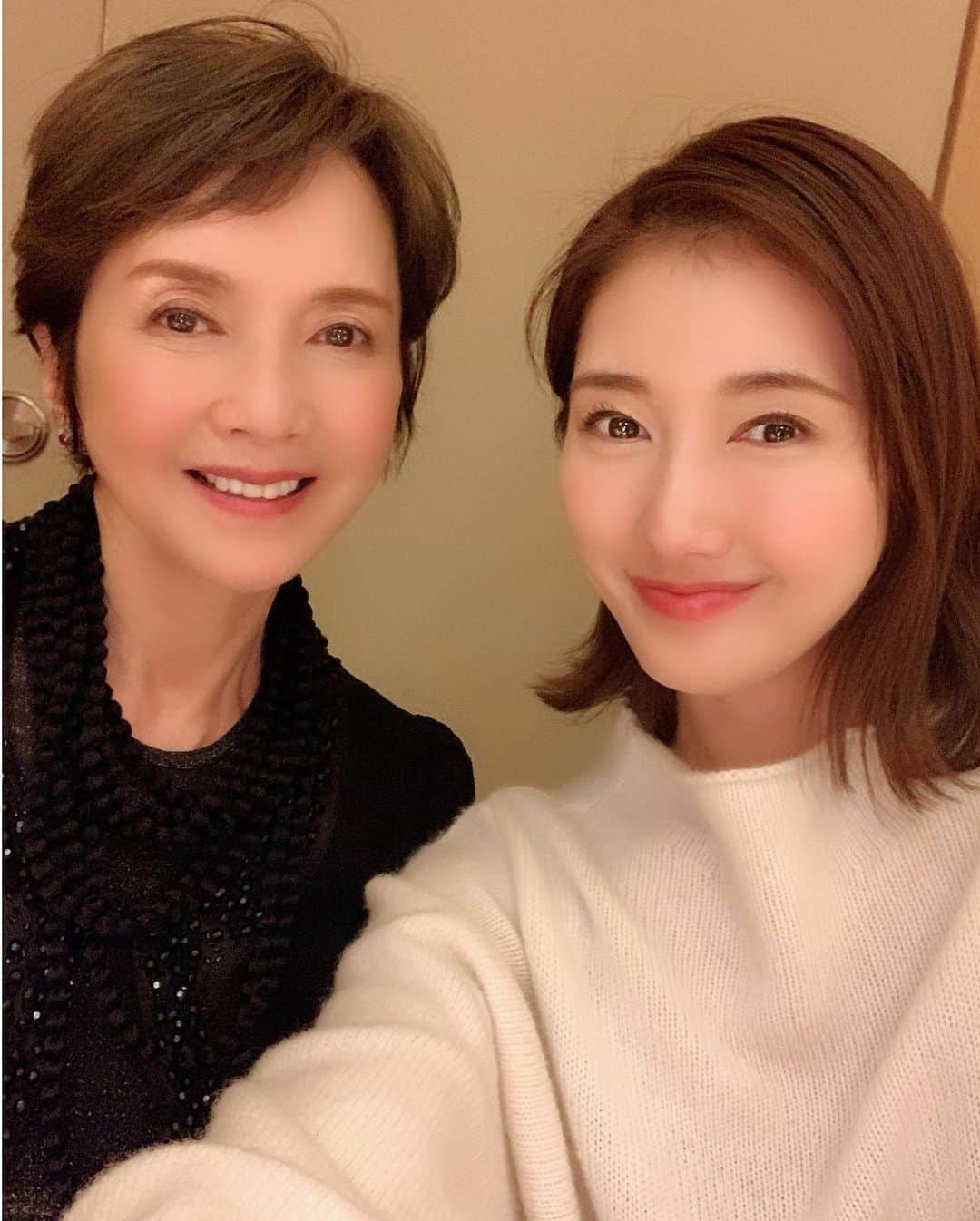 多岐川華子さんのインスタグラム写真 - (多岐川華子Instagram)「昨日は母と、初めて歌舞伎を観に行きました✨ずっと観たかったから嬉しい。圧巻の一言。 いい経験ができました😊 そして、歌舞伎観劇のあとは母のご要望でお寿司を🍣 歌舞伎座近くの銀座あらたさん。 大将の新妻さんがいつも気さくに話してくださって楽しい時間✨ ありがとうございました！ . . #歌舞伎#歌舞伎観劇#新春大歌舞伎2020#歌舞伎座#夜の部#東京#日本#銀座#銀座あらた#寿司#お寿司#japan#kabuki#sushi#tokyo#ginza」1月25日 9時21分 - hanako__official