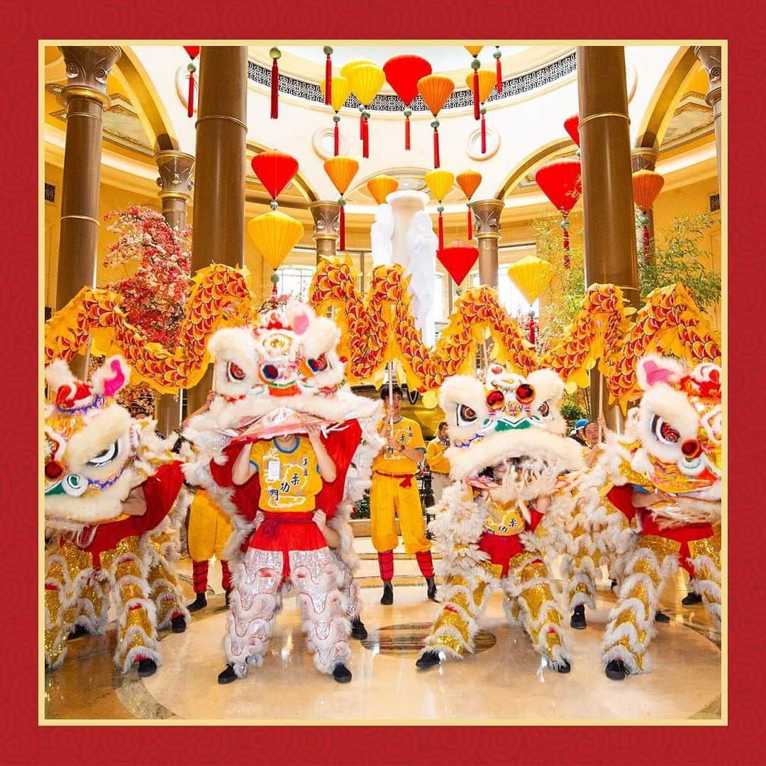 The Venetian Las Vegasさんのインスタグラム写真 - (The Venetian Las VegasInstagram)「Celebrate Lunar New Year with a traditional lion dance, specialty dining menus, spa services and more. Join us tomorrow for the start of Chinese New Year and enjoy everything The Venetian Resort has to offer. #chinesenewyear #lunarnewyear #vegas」1月25日 9時27分 - venetianvegas