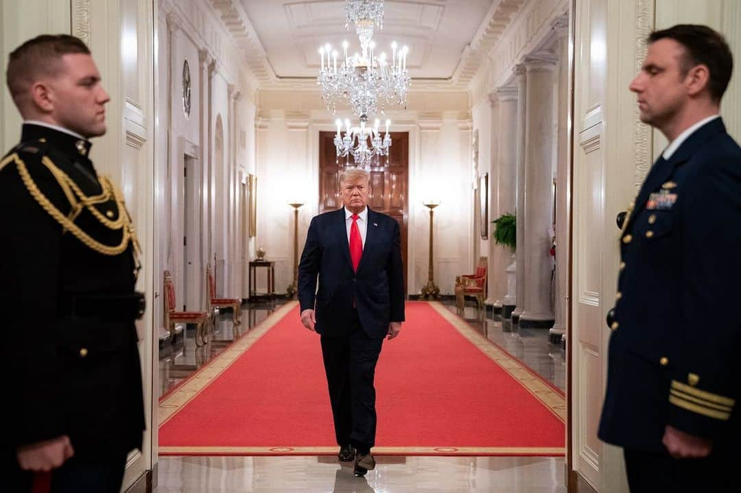 ドナルド・トランプさんのインスタグラム写真 - (ドナルド・トランプInstagram)「It was my honor to welcome our nation’s Mayors to the @WhiteHouse as we continue to strengthen the bonds of cooperation between federal and local governments so that we can deliver great jobs, excellent schools, affordable healthcare, and safe communities for all of our people!」1月25日 9時36分 - realdonaldtrump