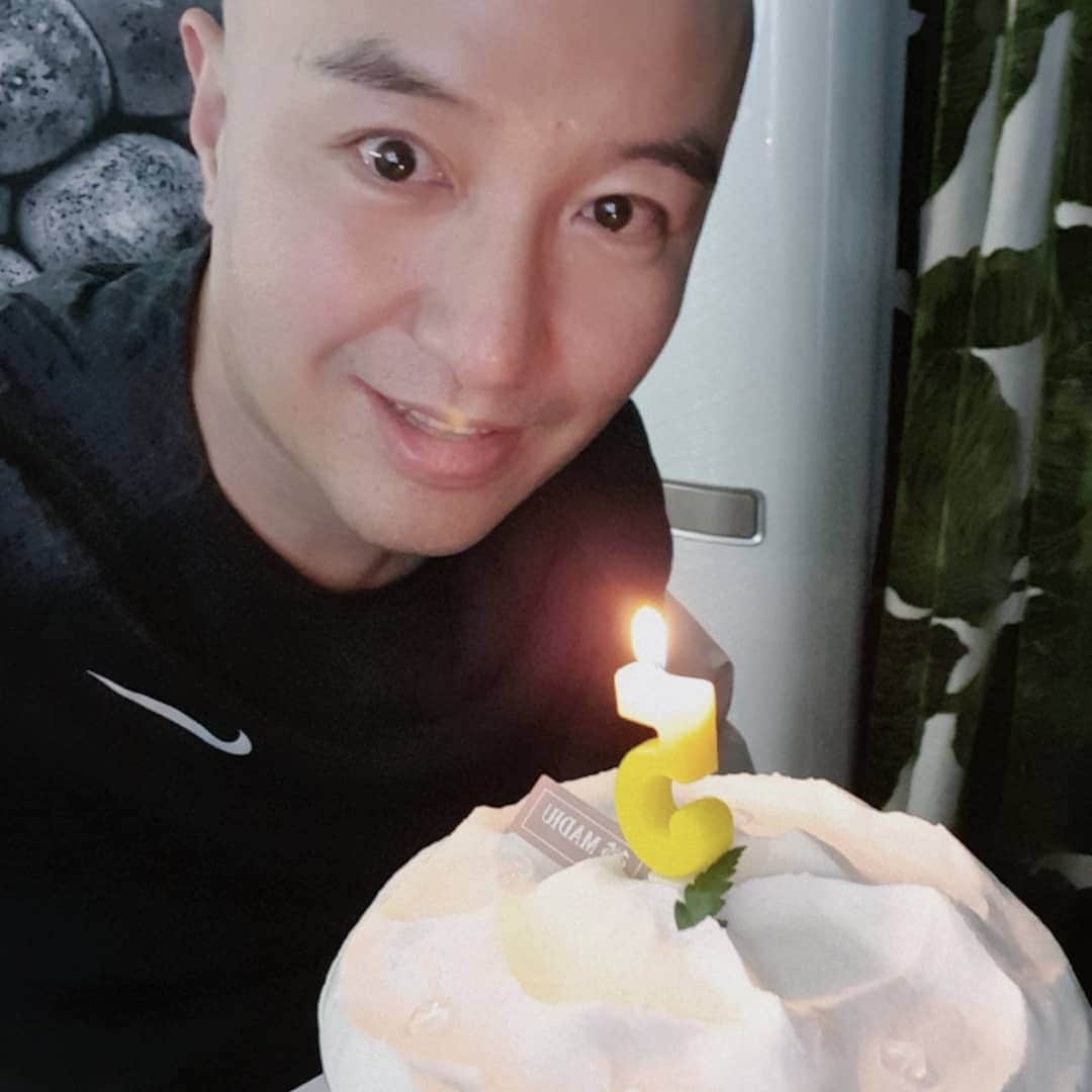 ホン・ソクチョンさんのインスタグラム写真 - (ホン・ソクチョンInstagram)「내생일  50번째 ㅠㅠㅠ  이제 인생을 어떻게 가치있게 사느냐를 생각해야되는 나이가 됏다  인생계획  올해계획 멋잇게 짜보자  hbd」1月25日 10時08分 - tonyhong1004