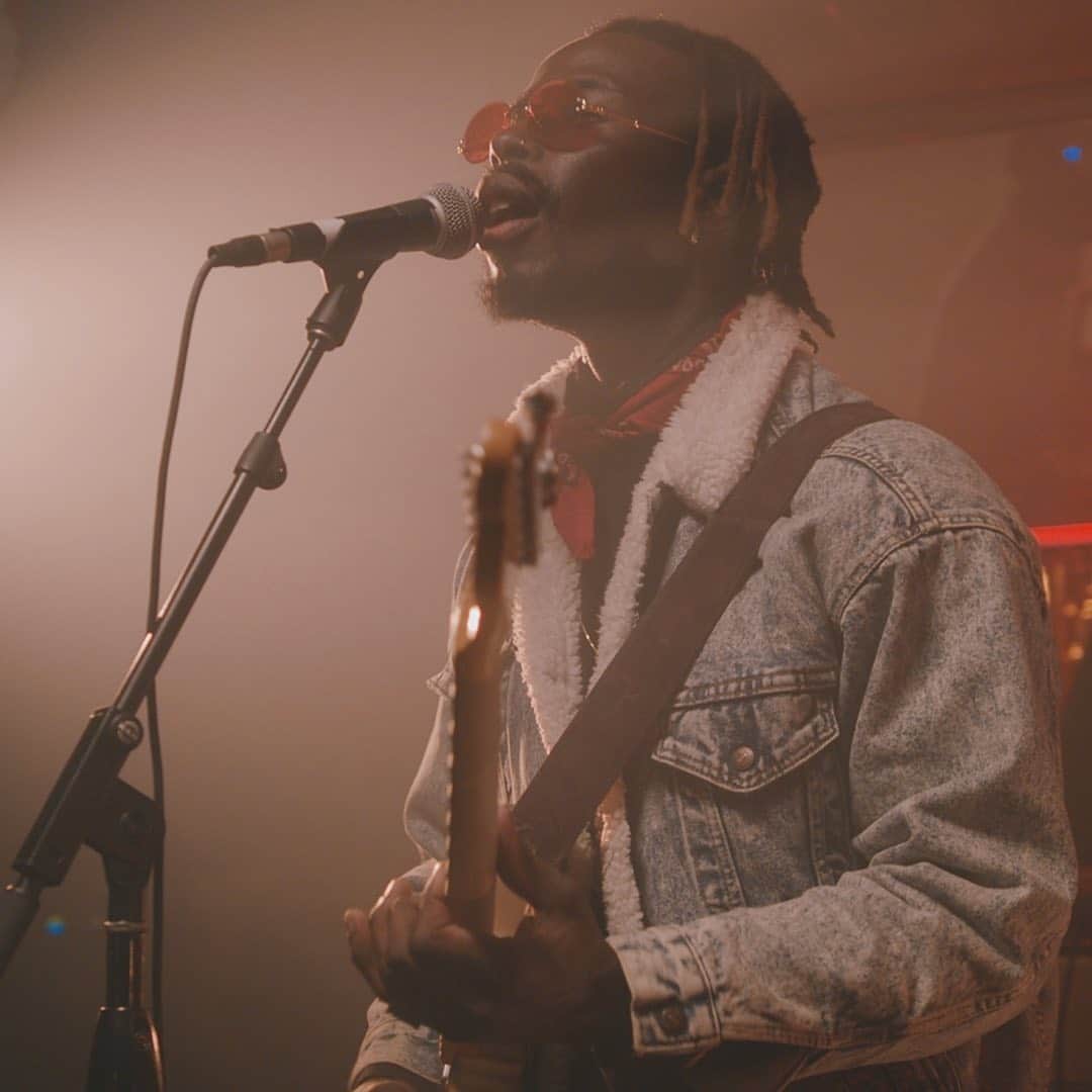 Fender Guitarさんのインスタグラム写真 - (Fender GuitarInstagram)「This month’s edition of Fender Sessions: Grammy-nominated soul-funk duo Black Pumas perform three songs off their debut album and share the inspiration behind their album at the Austin venue where it all began. Hit the bio link for the full episode. @theblackpumas」1月25日 10時01分 - fender
