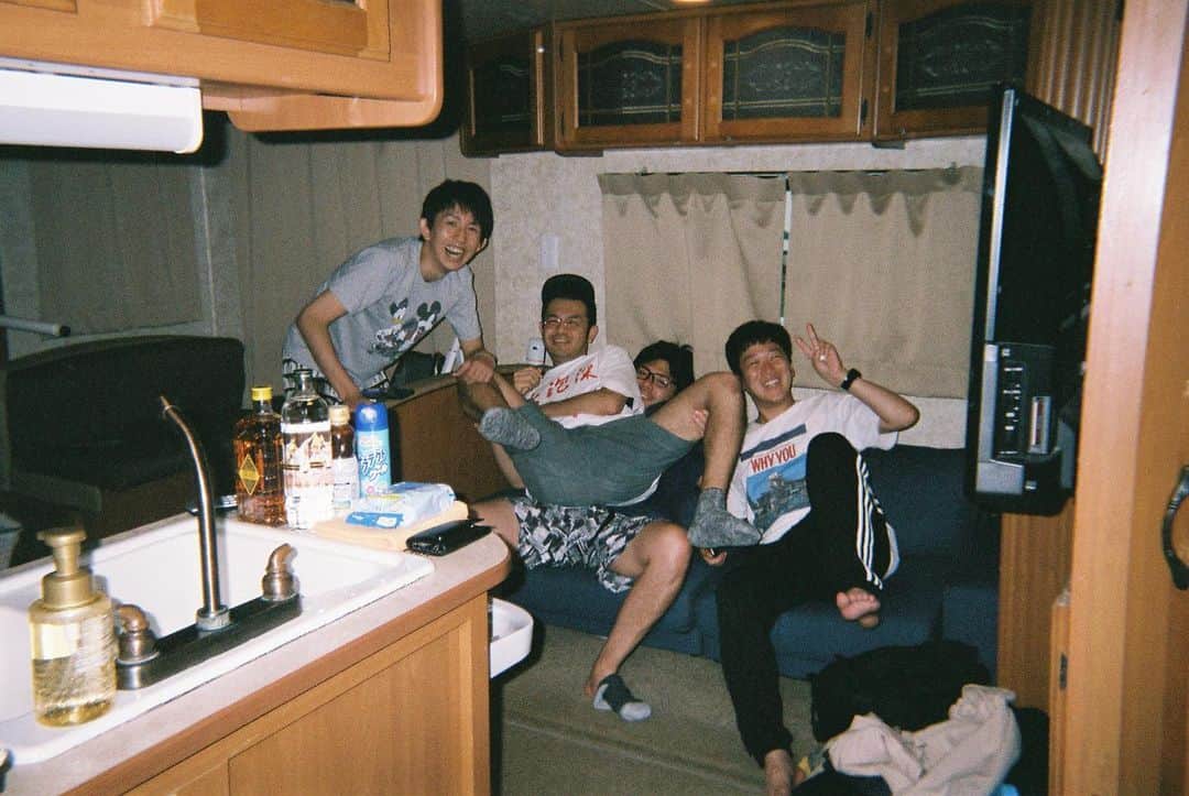 高見雄登のインスタグラム：「昨日は昼飯も晩飯も阪本といっしょでした。 夏休みもいっしょにおった。 この写真のTeenagerForever感。 #写ルンです#teenagerforever」