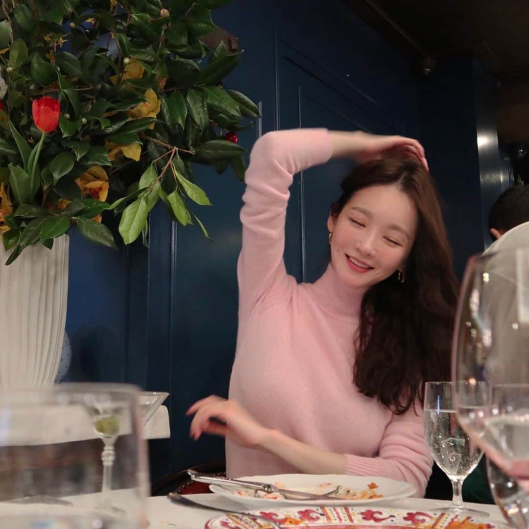 カン・ミンギョン さんのインスタグラム写真 - (カン・ミンギョン Instagram)「너무너무 맛있어서 하트가 식당 천장까지 둥둥」1月25日 10時40分 - iammingki