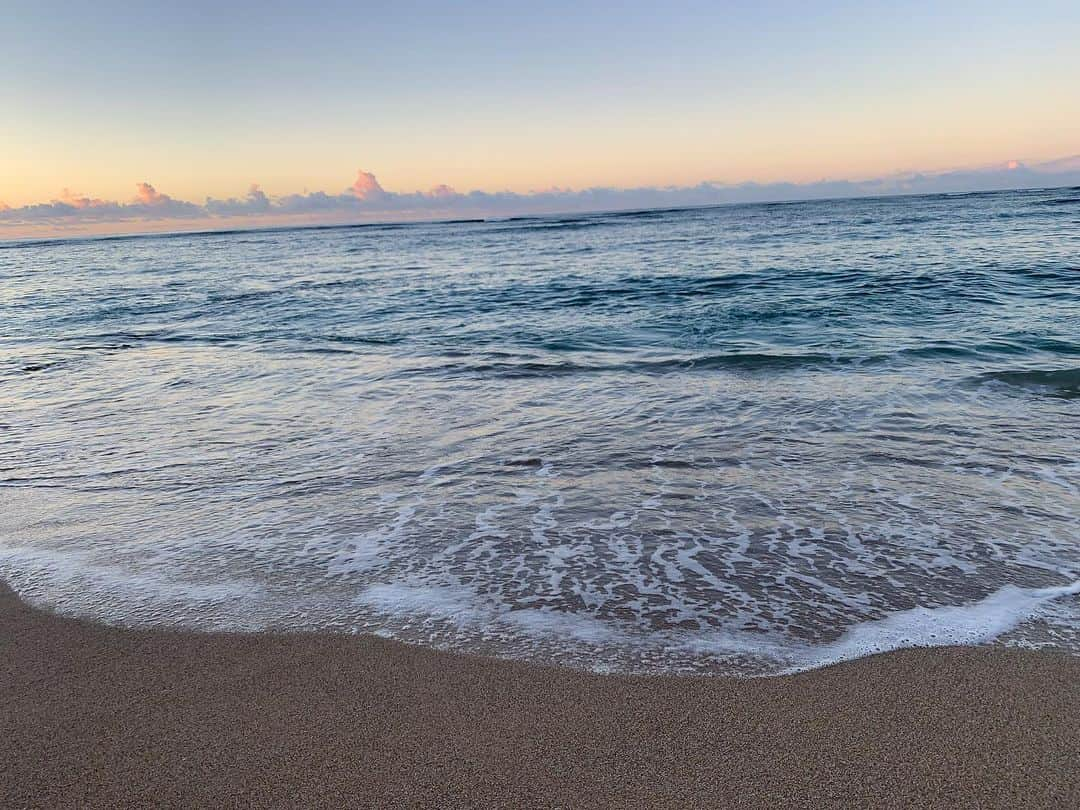 小林麗菜さんのインスタグラム写真 - (小林麗菜Instagram)「おはようございます🌞 今日の王様のブランチはVTRのみの出演です！  BOOKコーナーで 作家の皆様にインタビューさせて頂きました✨ よろしくお願いします！  #王様のブランチ」1月25日 10時51分 - reina_kobayashi