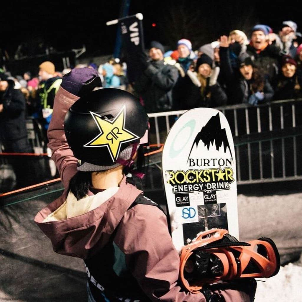 岩渕麗楽さんのインスタグラム写真 - (岩渕麗楽Instagram)「Last night’s big air was incredible! The highest level of women’s competition snowboarding ever! I’m really happy to be on the podium again at X Games, it was so much fun! I crashed on a front-double 1080 and hurt my left arm. But I got it checked, and it’s not too bad. I’ll take a good rest and be ready for the next one! Thank you for all your messages to me. Congrats @miyabionitsuka @cocomonsan 🤩 . . . . . .  #rockstarenergy #GLAY#burton#golfpartner #oakley #ogio#日本スキー場開発 #MK#GALLIUM#日ピス」1月25日 10時46分 - leila_iwabuchi