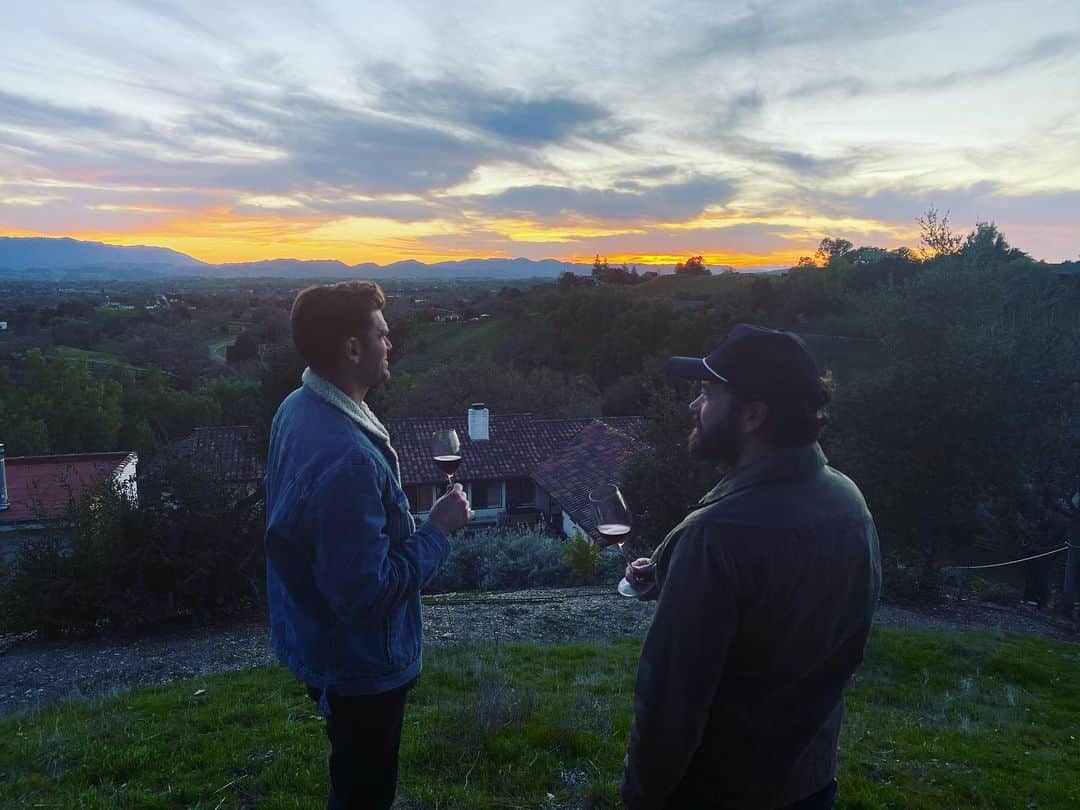 ダニー・マスターソンのインスタグラム：「A meeting of the minds. Rough view. @chriswadhams」