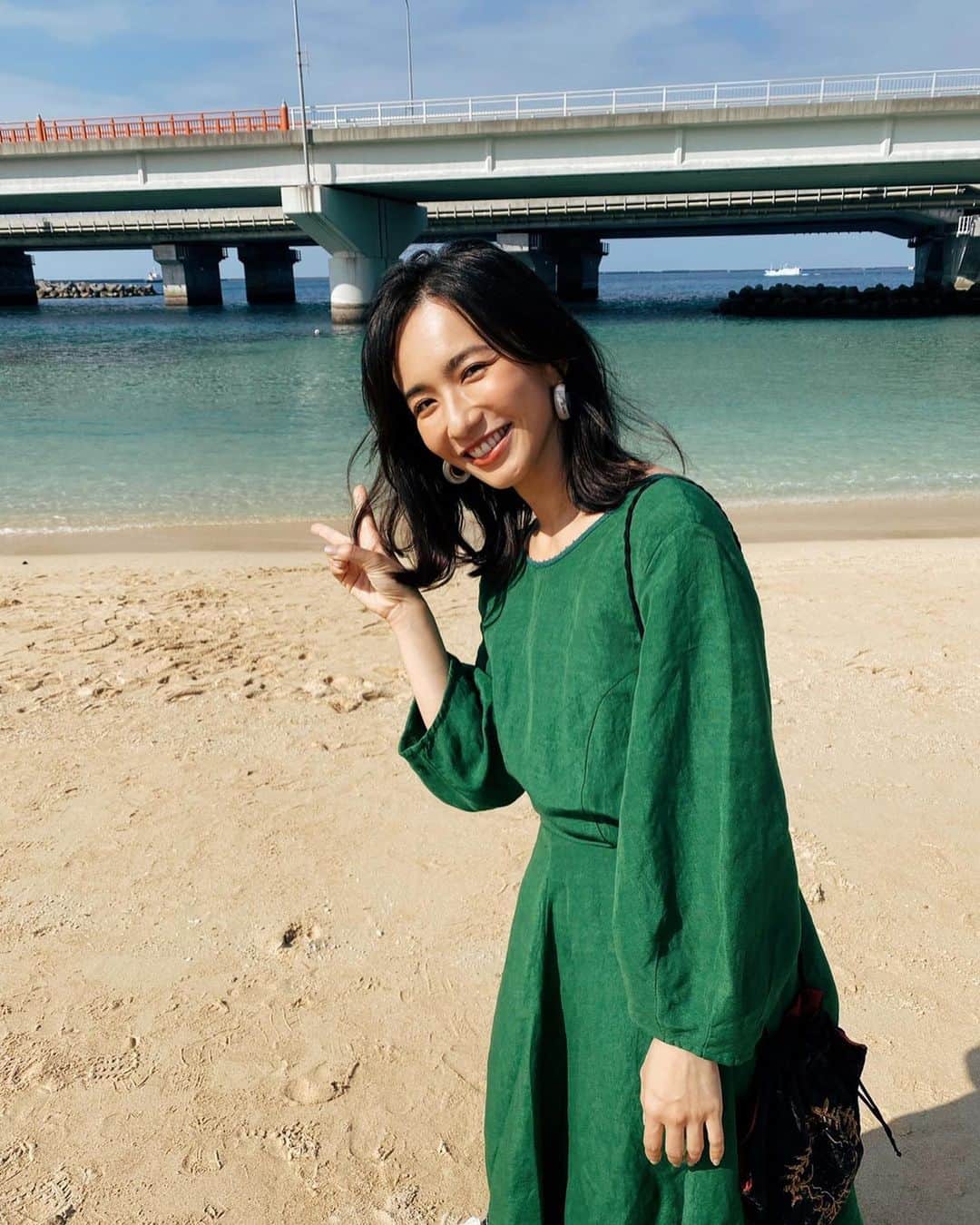 優木まおみさんのインスタグラム写真 - (優木まおみInstagram)「今日旅サラダに出演しました。  ロケでは1泊2日で、沖縄にいってきました。  ウェルネス旅をテーマに、心も身体も癒されて元気になった、最高の旅でした。  この緑のワンピースは、  @velnica_japan  でした。  #旅サラダ」1月25日 11時11分 - yukimaomi