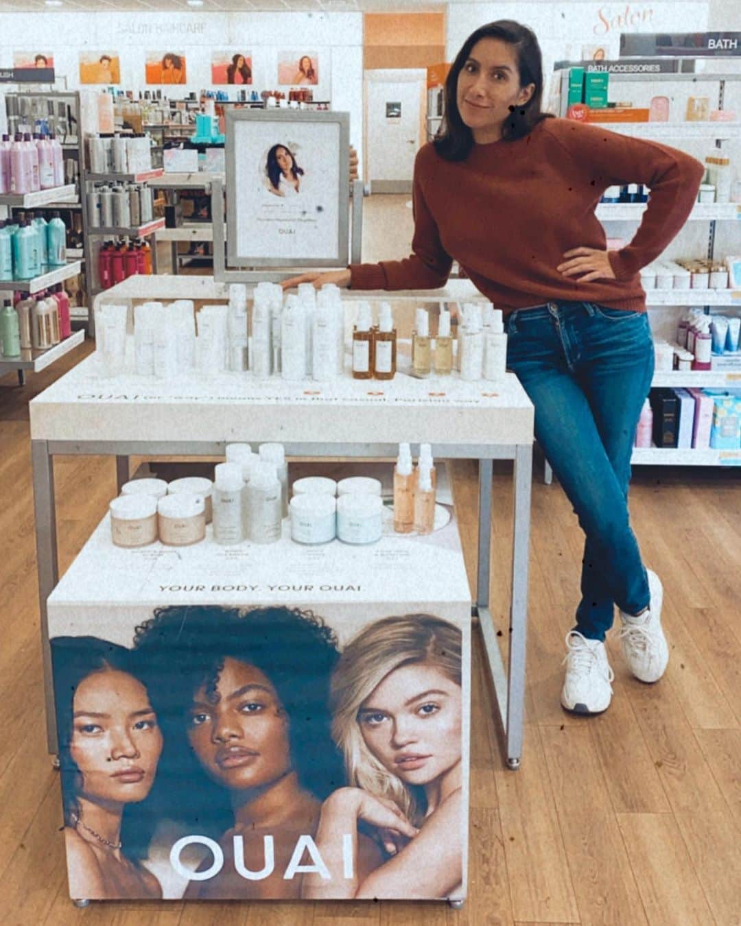 JEN ATKINさんのインスタグラム写真 - (JEN ATKINInstagram)「Surreal that my once seemingly impossible dream is now on display at my hometown @ultabeauty 🙏🏼🤯🤯 I’m so so grateful to my @theouai team for all their hard work making this happen and @mrmikerosenthal for his constant support!」1月25日 11時43分 - jenatkinhair