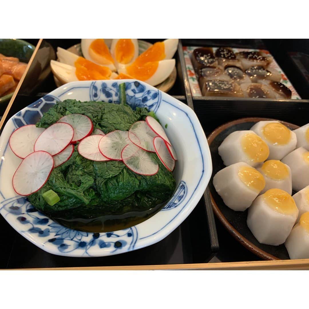 佐々木希さんのインスタグラム写真 - (佐々木希Instagram)「本日ケータリング、 好き！❤︎ おにぎりにお出汁をかけて お茶漬けにもできるなんて新しい！ 撮影も頑張れます！  #す握り #ケータリング #和食」1月25日 11時59分 - nozomisasaki_official