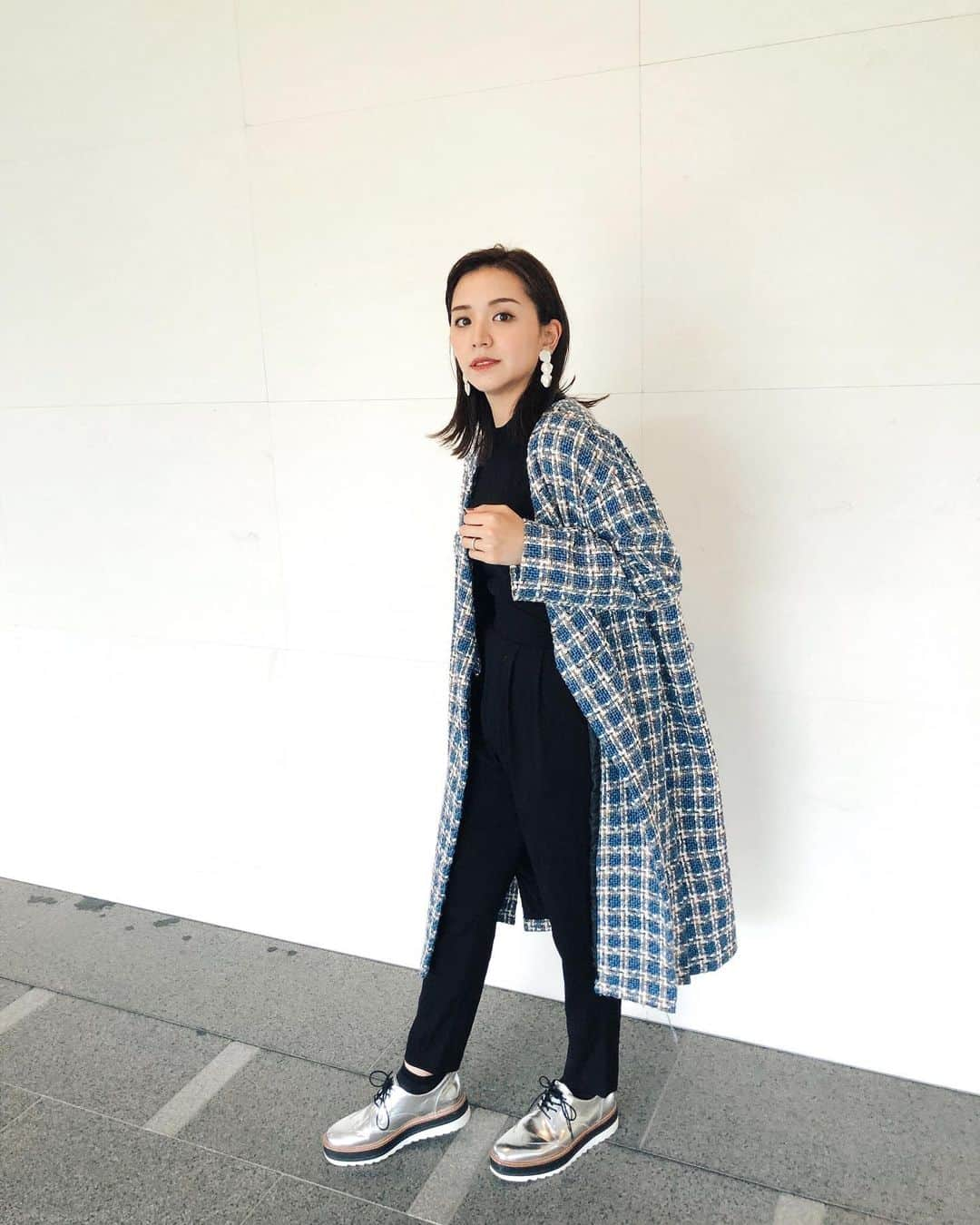 杉ありささんのインスタグラム写真 - (杉ありさInstagram)「いつかの私服🌼  #jacket #tops #vicente #bottom #snidel #shoes #zara  この日トップス以外全部去年？一昨年？のもの🧡 流行りとかではないお気に入りはずっと着られますよね😊 パンツは見えないけど後ろが黒リボンで絞ってあるデザインです。 ツイードっていつでも好きかもしれない💙」1月25日 12時15分 - itsmeariiisa