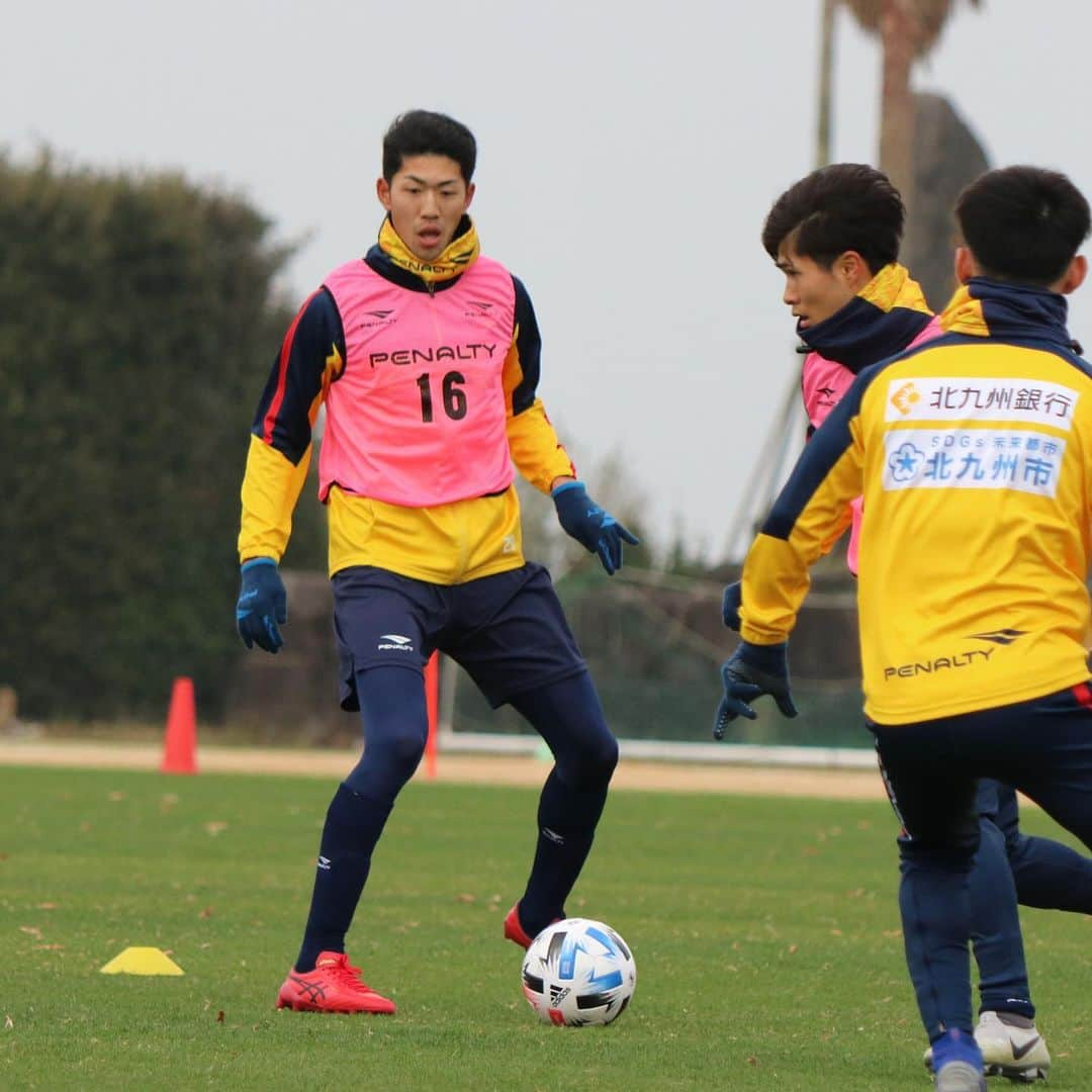 ギラヴァンツ北九州さんのインスタグラム写真 - (ギラヴァンツ北九州Instagram)「. 島原キャンプ6日目 AM⚽️ . 島原での一次キャンプもいよいよ折り返し！ 個人、チームでさらにベースアップしていきます‼️ . #ギラヴァンツ北九州 #ギラヴァンツ #北九州 #島原市 #島原キャンプ」1月25日 13時10分 - giravanz_kitakyushu