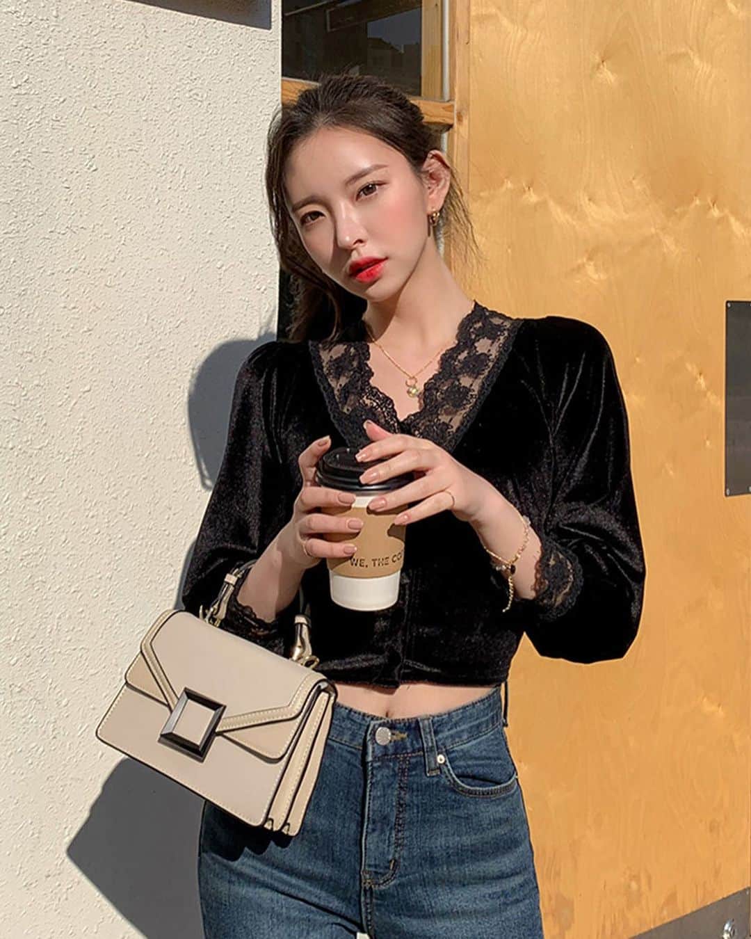 Chuuのインスタグラム：「뒷모습을 보면 리본 포인트✨넘 예쁘쥬! #chuuseoul」