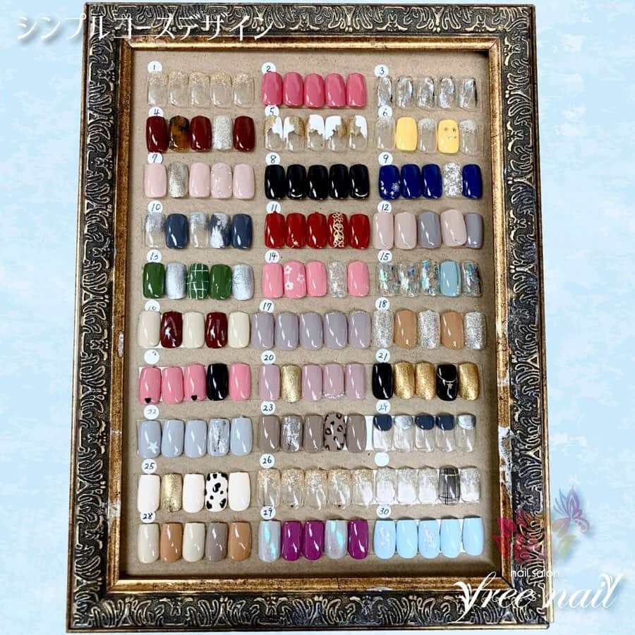 free nail フリーネイルのインスタグラム：「. ━━━━━━━━━━━━━━━━━━ ✨🧚🏻‍♂️シンプルネイルコースのご案内🧚🏻‍♀️✨ ━━━━━━━━━━━━━━━━━━ . feenailでは、特別な日だけでなく、日常からジェルネイルを楽しんでいただきたいという思いから、『自由にお好きなネイルデザイン5800円』という通っていただきやすい価格でジェルネイルをご提供しています💁🏻‍♀️💗 . ただ、お仕事や学校の規定で目立つアートが出来ない👩🏻‍💻👩🏻‍🎓🙅🏻‍♀️という方や、ワンカラーなどのシンプルなネイルがお好き🙆🏻‍♀️という方もいらっしゃいます💅🏻 . そんな皆様には【シンプルコース】、【プチフリーコース】という、さらにお得に、シンプルネイルを楽しんでいただけるコースもご用意しております🌝💗 . 💎シンプルコース💎 ◆ハンド：¥3,300 ◇フット：¥3,500 ◆施術時間：1時間 ◇一色塗り or ラメグラ ◆サンプルから選べるシンプルデザイン（1枚目画像参照）※サンプルは予告なく変更する場合がございます。 ◇2色までカラーチェンジOK ◆シンプルデザイン選択の場合、トップはソフトコートのみ ◇オフ・ドライケア込 ◆パラジェル変更の場合、ハンド¥3,800/フット¥4,000 ✖️長さ出し、追加アートは不可となります🙇🏻‍♀️ ✖️フレンチネイルは含まれません🙇🏻‍♀️ . シンプルなフレンチネイルや、シンプルベースに少しだけストーンやビジューなどを足したいという方には、ハンド¥4,500（パラジェル¥5,000）の【プチフリーコース】のご用意もございます💁🏻‍♀️💗 . 💎プチフリーコース💎 ◇ベース：一色塗り or ラメグラ or カラーグラデーション or フレンチ ◆2本までアート自由 ※制限あり ✖️3D、キャラクター、水彩、レースシール、ミラー、押し花などのアートはプチフリーコースでは出来かねますのでご了承ください🙇🏻‍♀️ . シンプルオフィスネイルや学生さんに大人気の【シンプルコース】👩🏻‍💻👩🏻‍🎓🙆🏻‍♀️💗 . ご希望のアートによって、お好きなコースをお選びください🌝💗 . ジェルネイルで毎日をHappyに💅🏻💗 . 女性のための『自由な空間』 トータルビューティーサロン『freenail』 . #フリーネイル #freenail #ネイルアート #ジェルネイル #ネイルサロン #大阪ネイルサロン #ネイルデザイン #ネイルチェンジ #シンプルネイル #オフィスネイル #ワンカラーネイル #ラメグラ #トレンドネイル #デザインネイル #冬ネイル #winternails #春ネイル #springnails #nailsart #nailsdid #美甲 #日式美甲 #日式美甲胶 #日本美甲师 #日本美甲老师 #美甲上课 #日本胶」