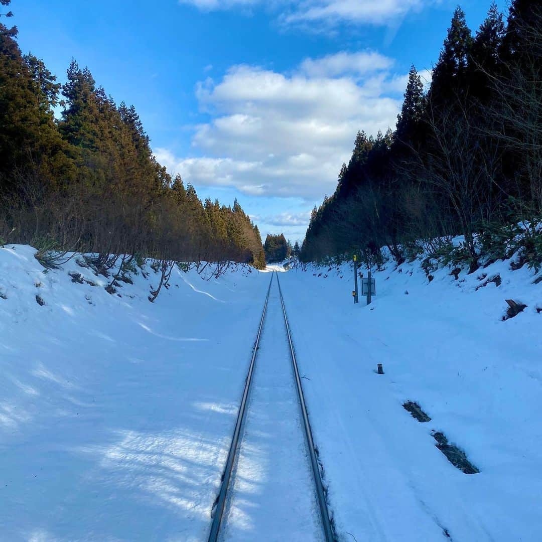 堀江淳のインスタグラム：「雪国に来ました❗️」