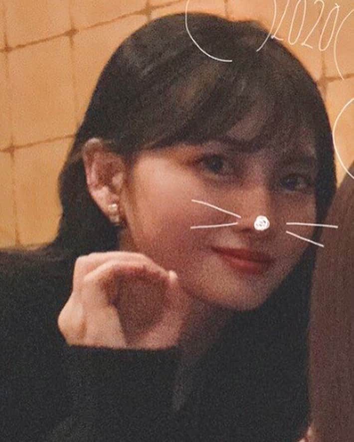 モモさんのインスタグラム写真 - (モモInstagram)「Happy Lunar New Year everyone 🧧🎉 and remember to stay safe 💛 -  #MOMO #트와이스 #모모 #平井もも #もも #TWICE」1月25日 14時38分 - momojype