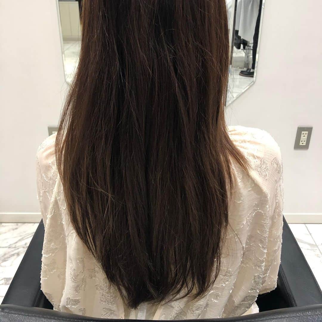 藤崎奈々子さんのインスタグラム写真 - (藤崎奈々子Instagram)「長い髪の毛 自己管理の限界で 25センチ断髪✂️ ・ 髪洗うのも、髪乾かすのも びっくりするほど楽チン♪ ・ #散髪 #断髪 #スッキリ」1月25日 14時38分 - nanakofujisaki