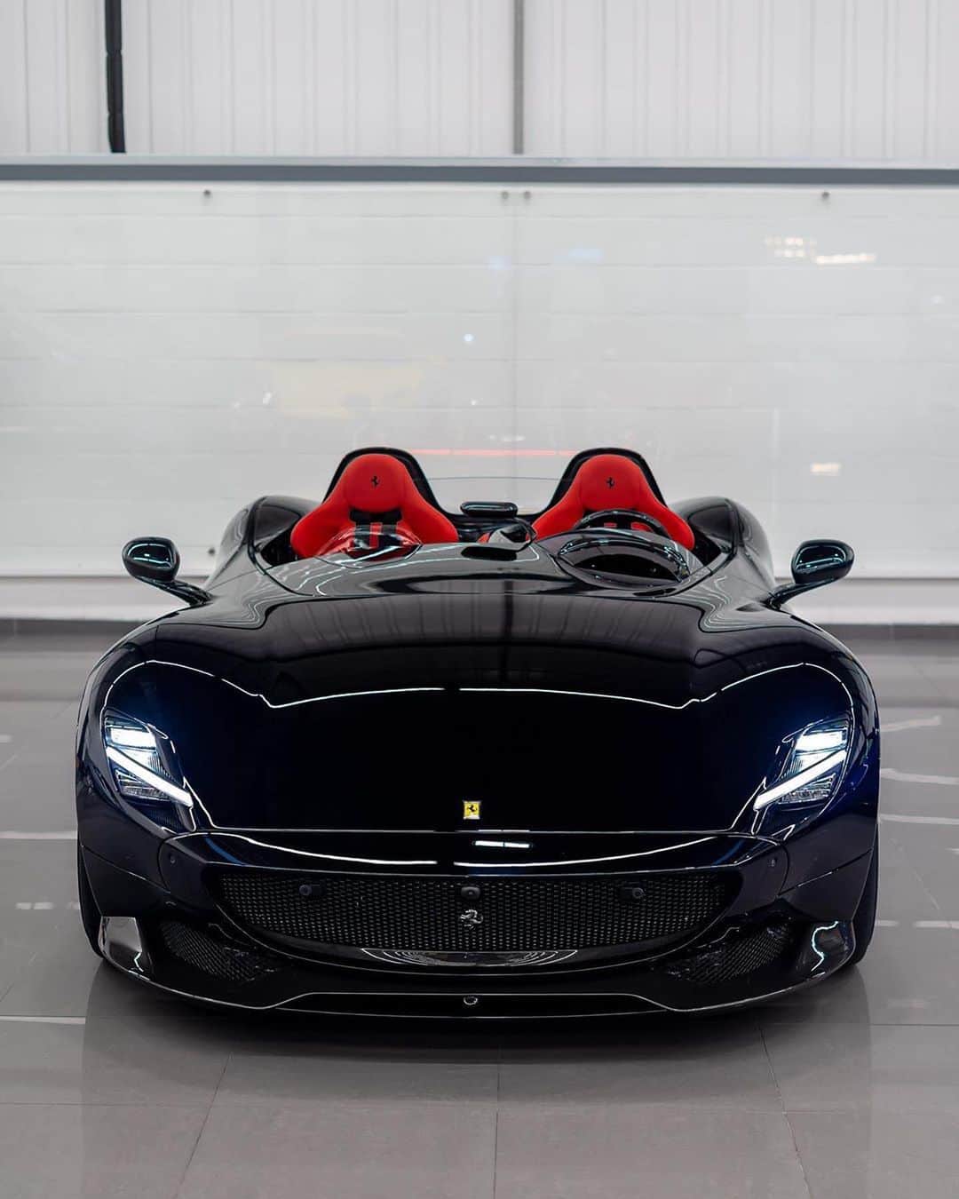 CarsWithoutLimitsさんのインスタグラム写真 - (CarsWithoutLimitsInstagram)「The very interesting Ferrari Monza SP2  Photo @hrowenferrari  #carswithoutlimits #monzasp2」1月25日 14時45分 - carswithoutlimits
