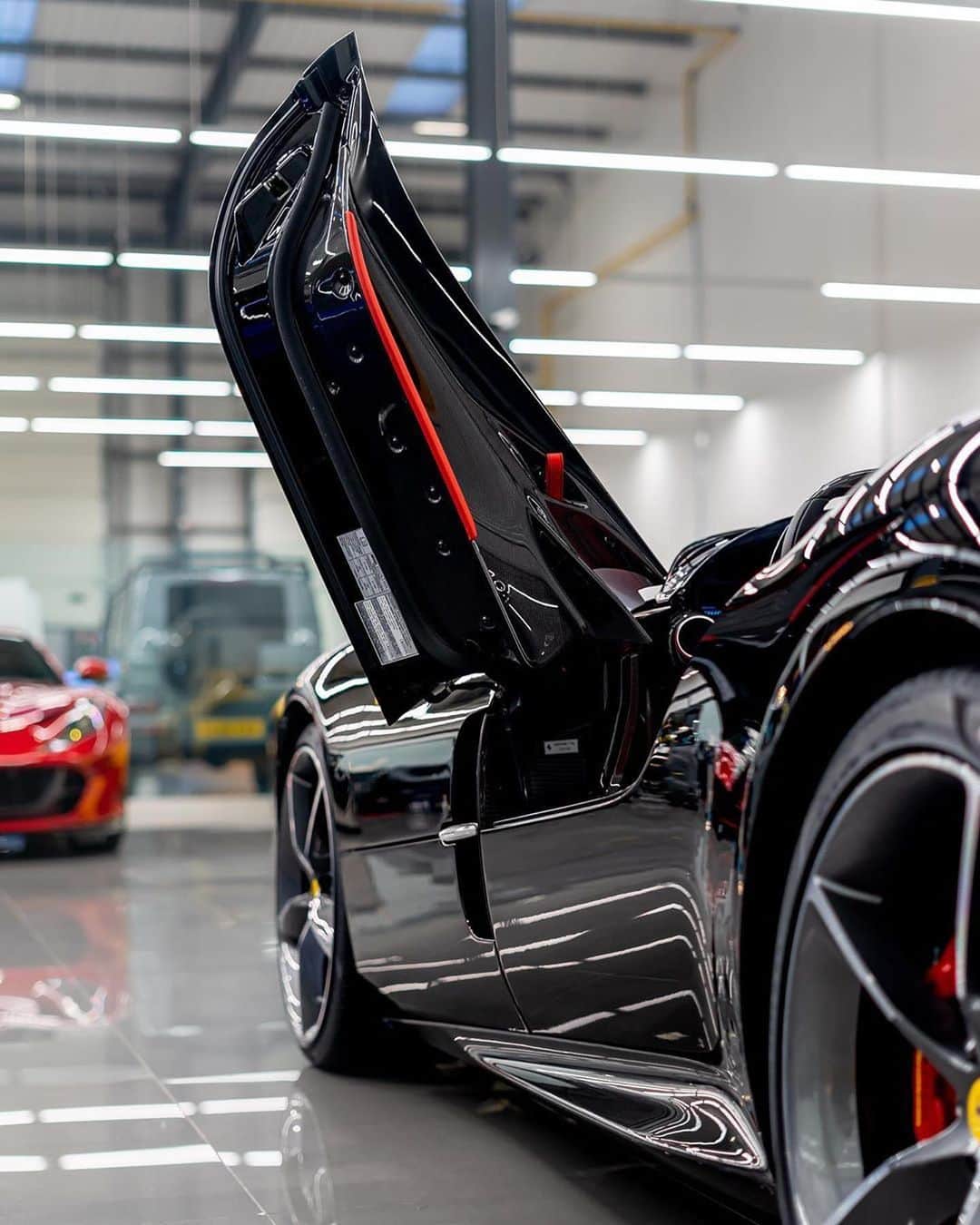 CarsWithoutLimitsさんのインスタグラム写真 - (CarsWithoutLimitsInstagram)「The very interesting Ferrari Monza SP2  Photo @hrowenferrari  #carswithoutlimits #monzasp2」1月25日 14時45分 - carswithoutlimits