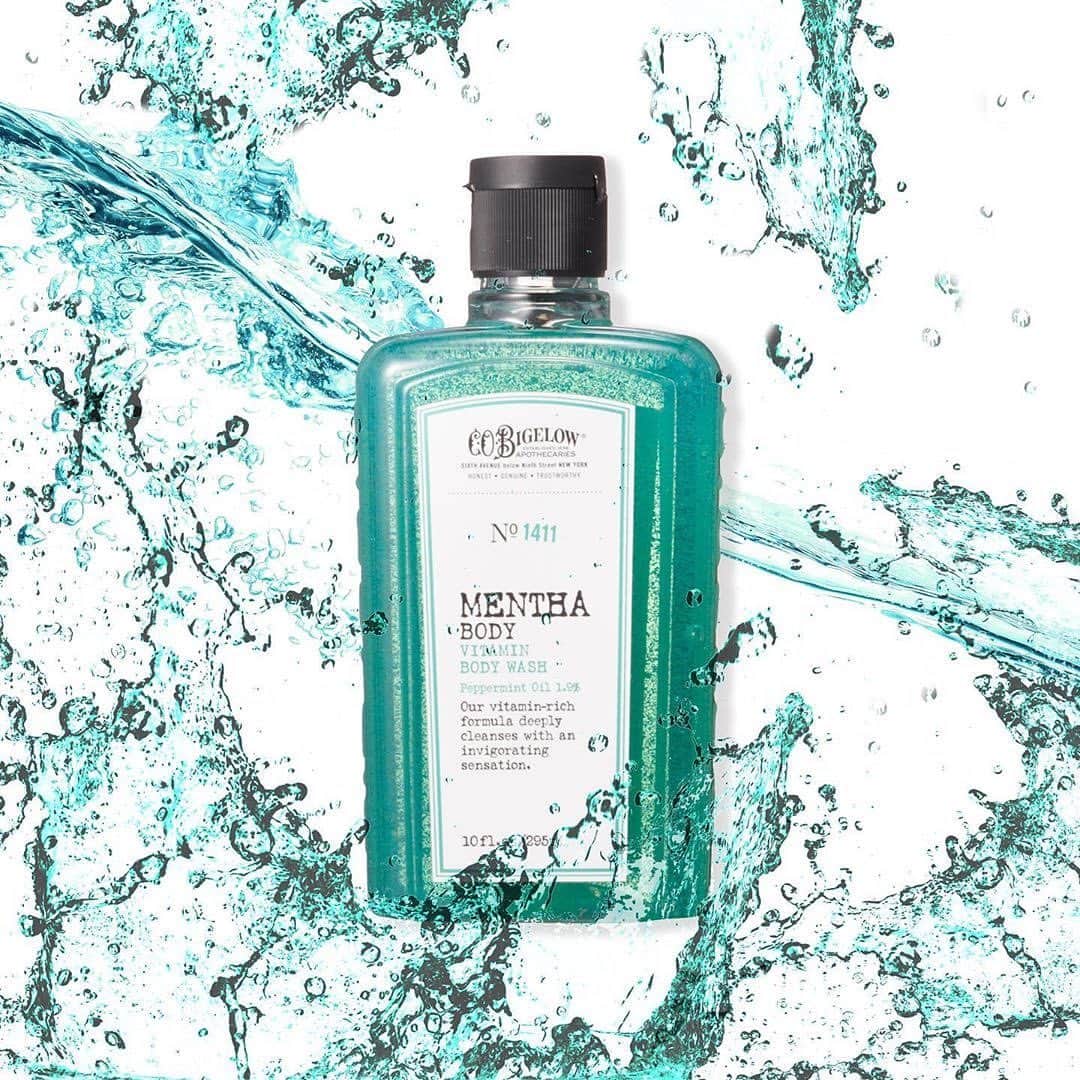 C.O. Bigelowさんのインスタグラム写真 - (C.O. BigelowInstagram)「Make a 💦 SPLASH 💦 with Mentha Vitamin Body Wash! Tingling peppermint oil makes waking up easy and helps soothe muscles post-workout! ☀️🏋️‍♀️✨ ⠀⠀⠀⠀⠀⠀⠀⠀⠀ | 📷 @cobigelowjp」1月26日 0時15分 - cobigelow