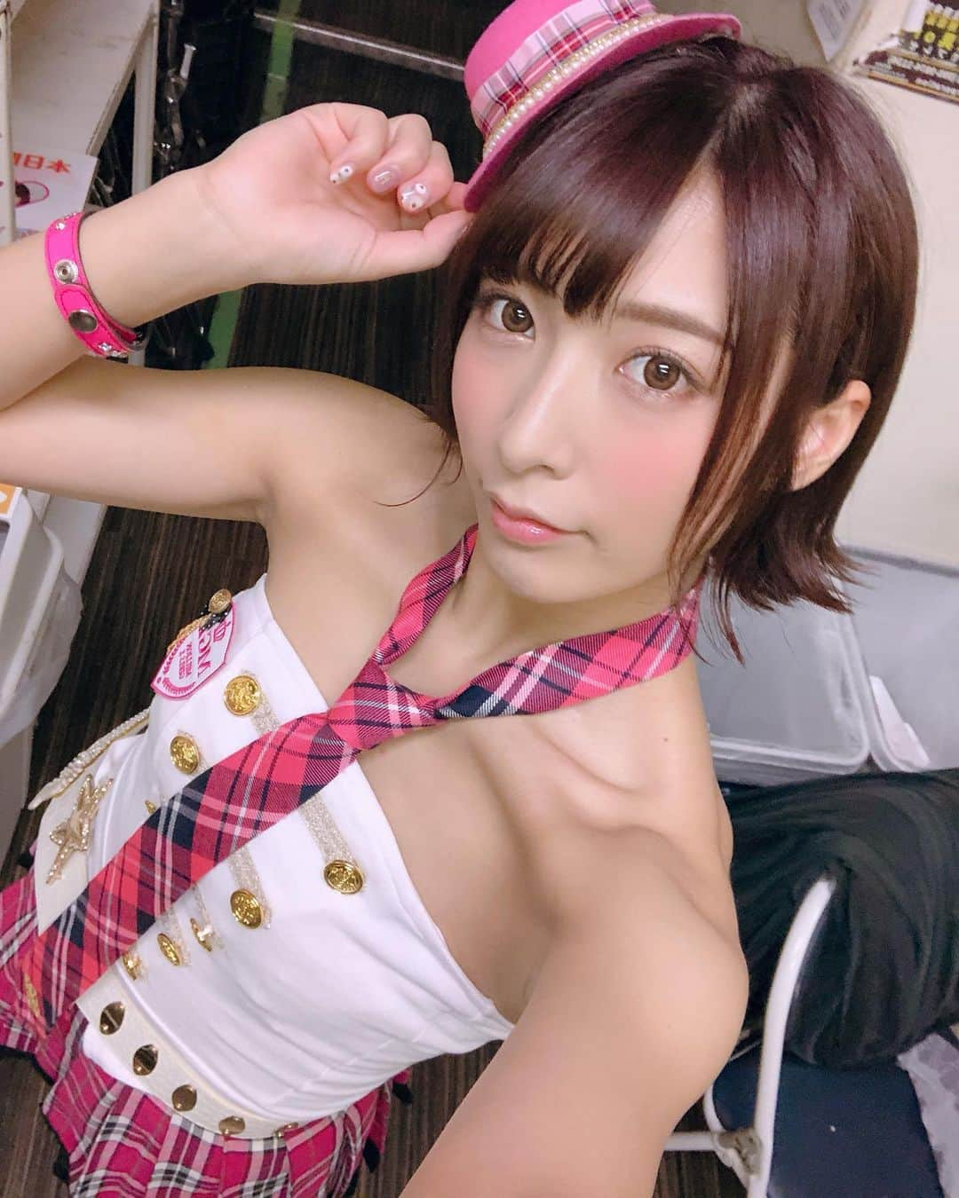 阿部乃みくさんのインスタグラム写真 - (阿部乃みくInstagram)「今日は『佐倉絆 MGZ LastLiveTour in Osaka』にゲスト出演させていただきました！  大好きなきずぽんと大好きなMGZので一緒に歌って踊ってってできてほんと嬉しかったです💛💛 沢山対バンもイベントもしたし、思い出がいっぱいなので、感無量でした😌  ゲストとして呼んでいただいてありがとうございました。と、きずちゃん大阪ライブお疲れ様でした。と来てくださった皆さんありがとうございました！  #million  #佐倉絆 #佐倉絆LastLiveTour #アメリカ村drop  #MGZ #阿部乃みく」1月26日 0時09分 - abenomiku