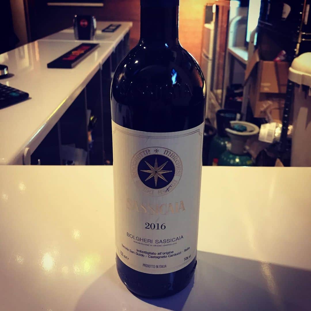宮上元克のインスタグラム：「久々のサッシカイア🍷 やっぱ美味いね！」