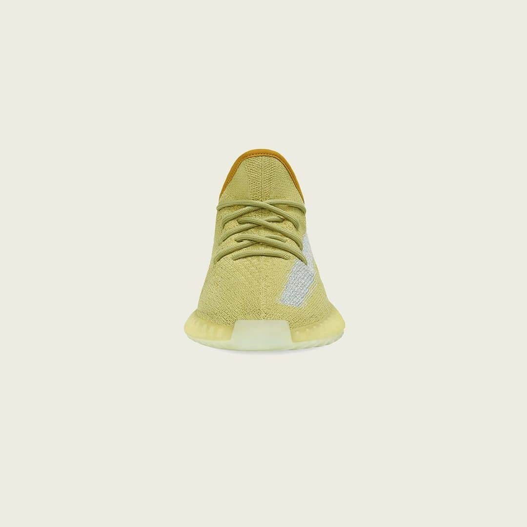 adidas Originalsさんのインスタグラム写真 - (adidas OriginalsInstagram)「YEEZY BOOST 350 V2 MARSH. AVAILABLE EXCLUSIVELY ON YEEZY SUPPLY FEBRUARY 1.」1月26日 0時56分 - adidasoriginals