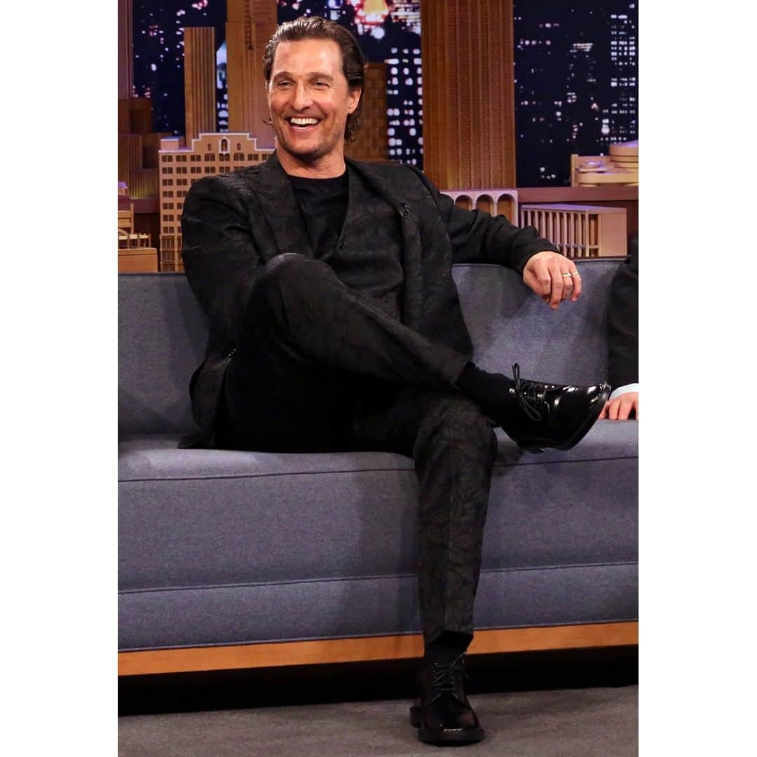 ドルチェ&ガッバーナさんのインスタグラム写真 - (ドルチェ&ガッバーナInstagram)「Matthew McConaughey wears Dolce&Gabbana as he attends the Jimmy Fallon Tonight Show. #DGMen #DGCelebs #DGFamily」1月26日 1時01分 - dolcegabbana