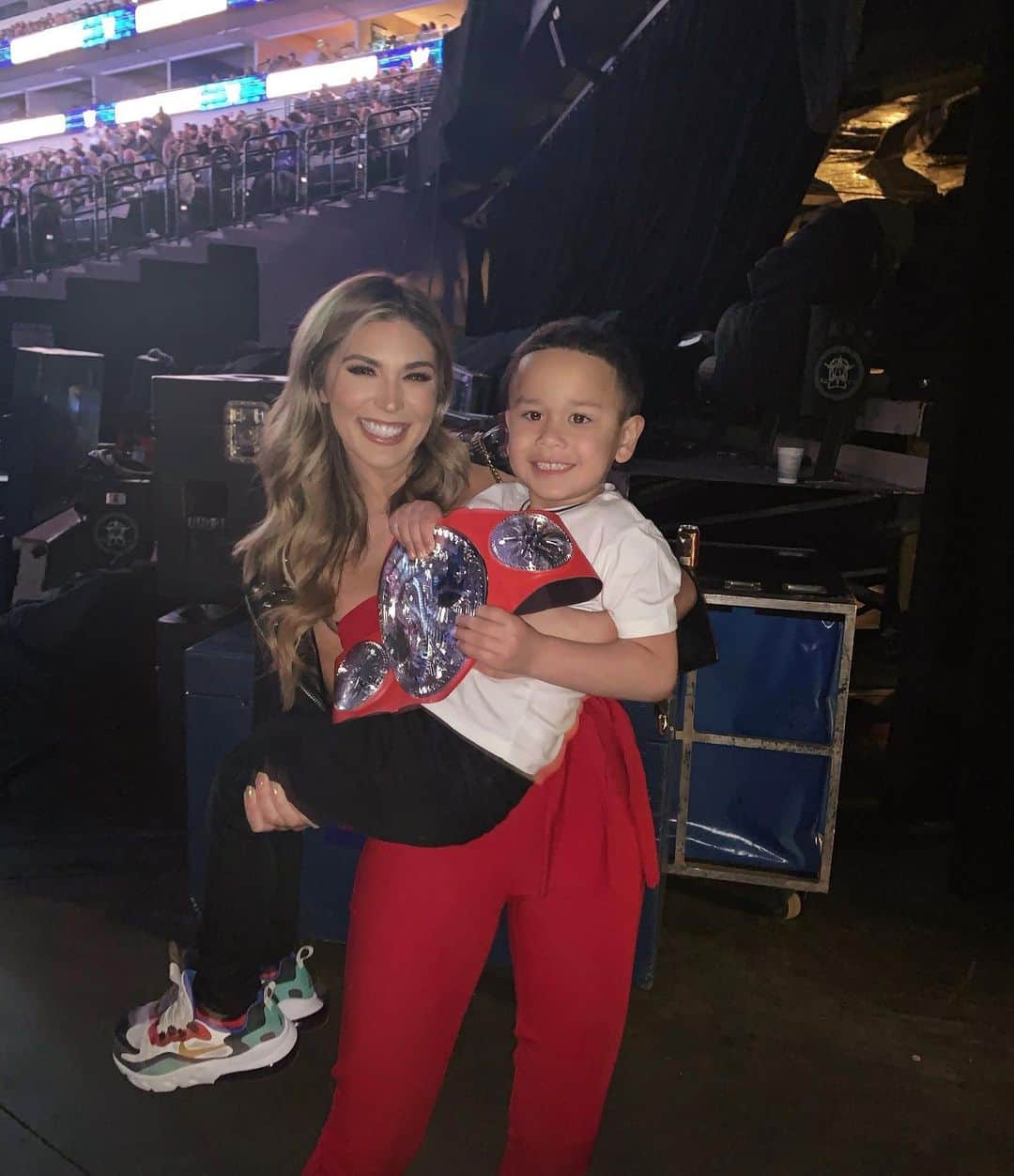 キャシー・ケリーのインスタグラム：「@kingajc said when he grows up he either wants to be a wwe superstar or a dinosaur」