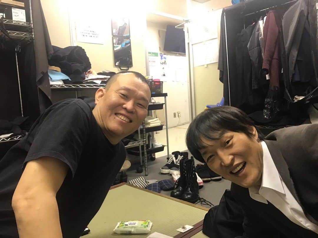 久保田和靖さんのインスタグラム写真 - (久保田和靖Instagram)「ご機嫌なブラザーやな。 アーハー🙃🙂 #人の浮気なんて興味ないわ🎈 #なあみんな🤝」1月25日 16時48分 - kubotakazunobu