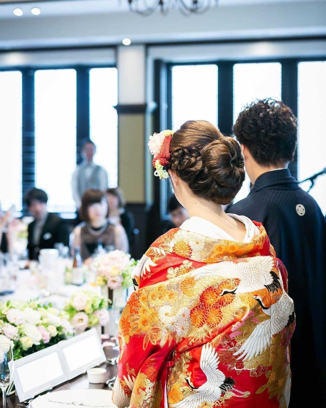 KIYOMIZU京都東山 公式さんのインスタグラム写真 - (KIYOMIZU京都東山 公式Instagram)「@kiyomizu_kyoto_higashiyama をフォローして、 『#kiyomizu京都東山』 『#kiyomizu花嫁』 『#スタイルズ花嫁』 をつけて投稿してくださいね＊ . ［#披露宴］ ゲストのみなさまに手を振りながら アットホームな入場シーンに♪ 真っ赤な色打掛には鶴の刺繍が施されており 日本の伝統を感じることができますね◎ . ---------------------- . ▼ブライダルフェアの予約は インスタのTOPからcheck⚐ ＞＞＞ @kiyomizu_kyoto_higashiyama. #スタイルズ花嫁 #dress #kyoto #kiyomizu #wedding #weddingdress #ウェディングレポ #ブライダルフェア #プレ花嫁 #卒花 #披露宴 #日本中のプレ花嫁さんと繋がりたい #結婚式 #結婚式場 #結婚式準備 #京都 #京都花嫁#関西花嫁  #marryxoxo #Dressy花嫁 #maricuru #maricuru卒花アンバサダー #色打掛 #和装 #和婚 #和装花嫁 #和装披露宴」1月25日 17時05分 - kiyomizu_kyoto_higashiyama