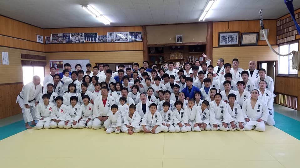 出口クリスタのインスタグラム：「とっても遅くなりましたがこれからも誠心館道場、また日本生命をよろしくお願いします🙏  #日本生命#誠心館#柔道#judo」