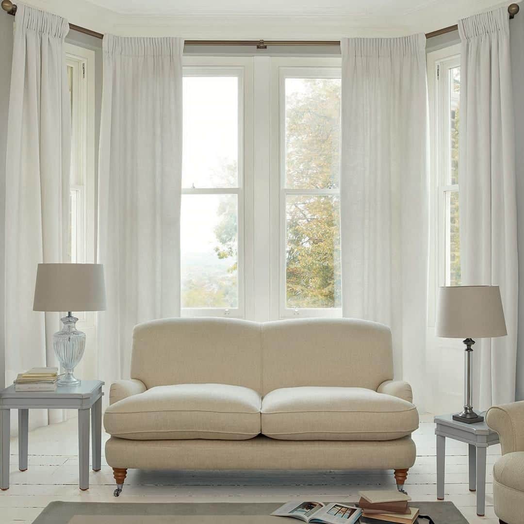 ローラアシュレイのインスタグラム：「Give your home a new look with new furniture. Enjoy up to 50% off ALL home & an EXTRA 20% off ALL home for a limited time only. Hurry, ends Monday!」