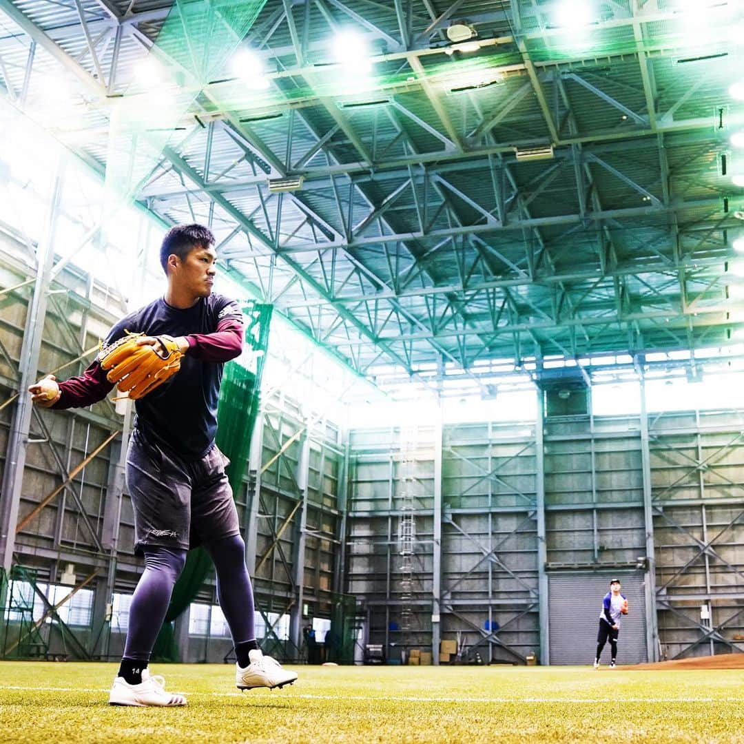 東北楽天ゴールデンイーグルスさんのインスタグラム写真 - (東北楽天ゴールデンイーグルスInstagram)「⚾️ 則本選手が自主トレを公開しました📸 そしてチャンス・フォー・チルドレンへ寄附金を贈呈💪🏼 応援メッセージをよろしくお願いします😊 #rakuteneagles #NOWorNEVERいまこそ #日本一の東北へ #写真もイープレで  #則本昂大」1月25日 17時40分 - rakuten_eagles