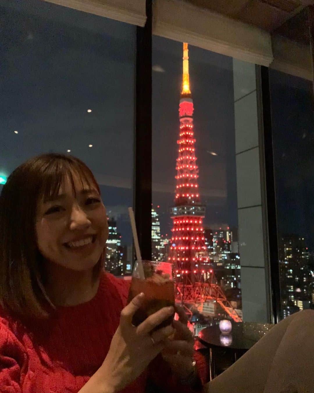 本橋優華さんのインスタグラム写真 - (本橋優華Instagram)「プレート写真撮る前にほぼ食べちゃった。 らしい。っちゃらしい。  いくつになっても東京タワーが大好きです。  こんな私ですがこれからも宜しくお願いします🥰 歳をとる気はありません。笑  今年は読書します👐 #mybirthday#happy#birthday#gooday#tokyotower」1月25日 17時53分 - uk_jp