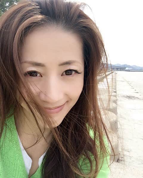 小林美香子のインスタグラム：「最近は皆さん、どうお過ごしですか？  新しい年になって一か月過ぎようとしていますね。  頑張りましょう❣️」