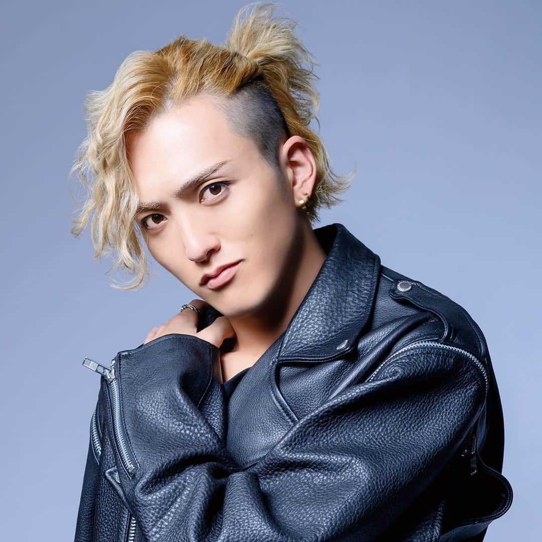 のインスタグラム：「🆕📷🆕 アー写  #tokyo #japan #SOLIDEMO #KAZUYA #loveyourself」