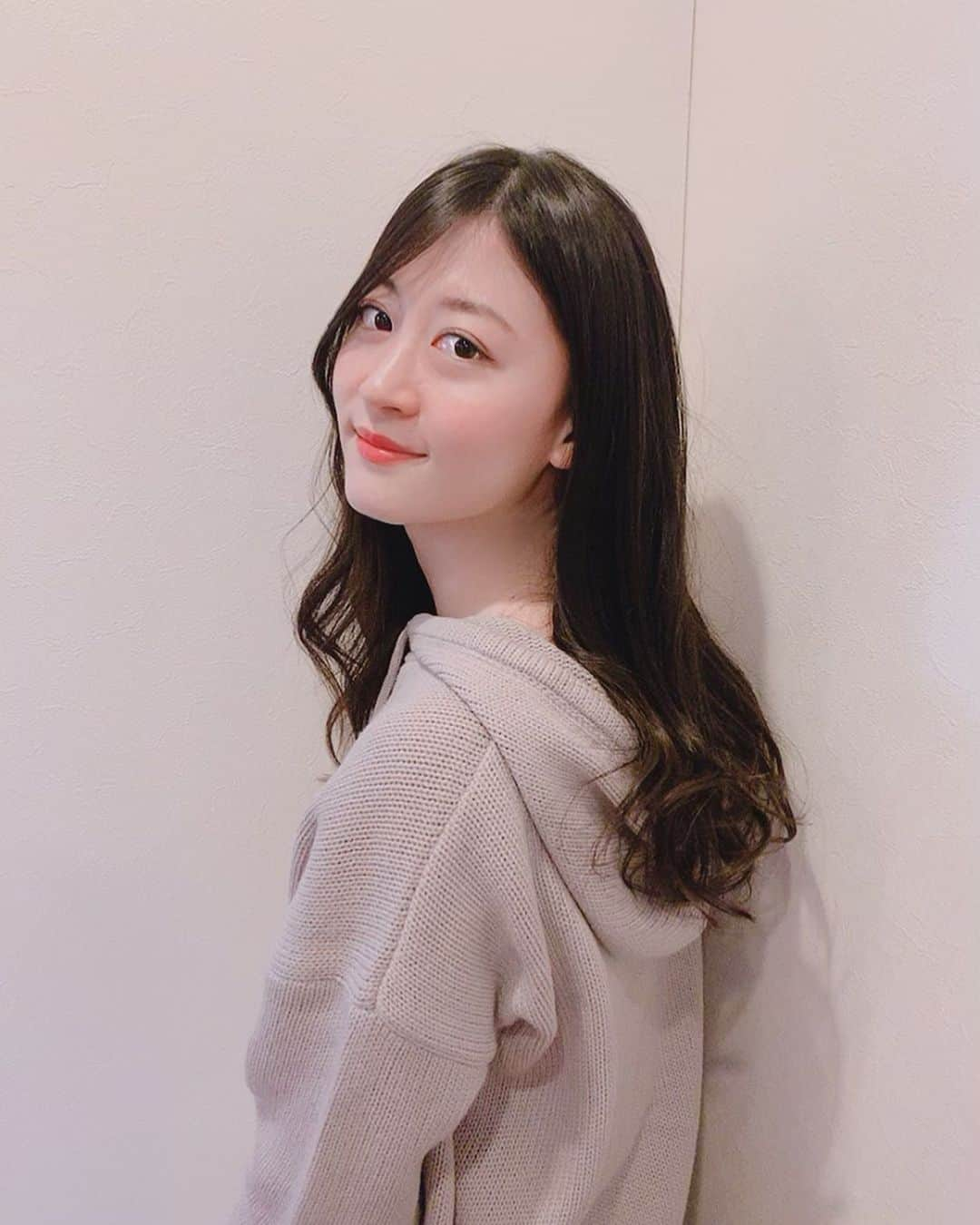 上西恵さんのインスタグラム写真 - (上西恵Instagram)「美容院day💇‍♀️ Akemiさん @spica_akemi  ありがとうございました☺️ ⠀ サラッサラになりました☺️ かるーい☺️ 最後ふわふわに巻いて下さりました☺️るんるん ⠀ #spica * photo by @arisa_0720  photo select @jonishi_rei」1月25日 18時28分 - jonishi_kei