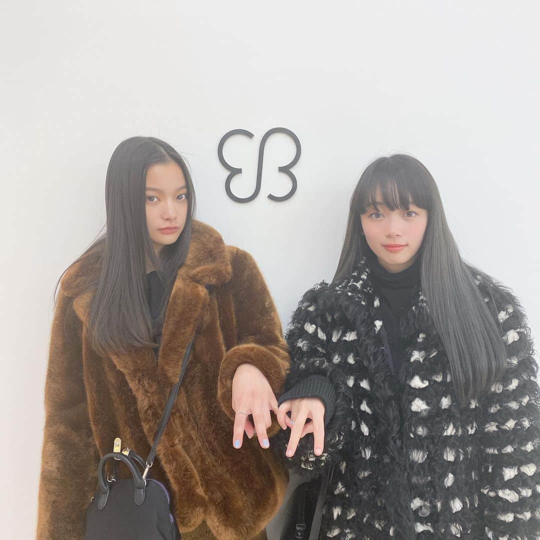 ゆらのインスタグラム：「ウカって来ました 初のトリートメントとヘッドスパ体験でした！ トリートメントは髪の毛が蘇生され、ヘッドスパは頭皮が蘇生されました 本当にありがとうございましたuka」