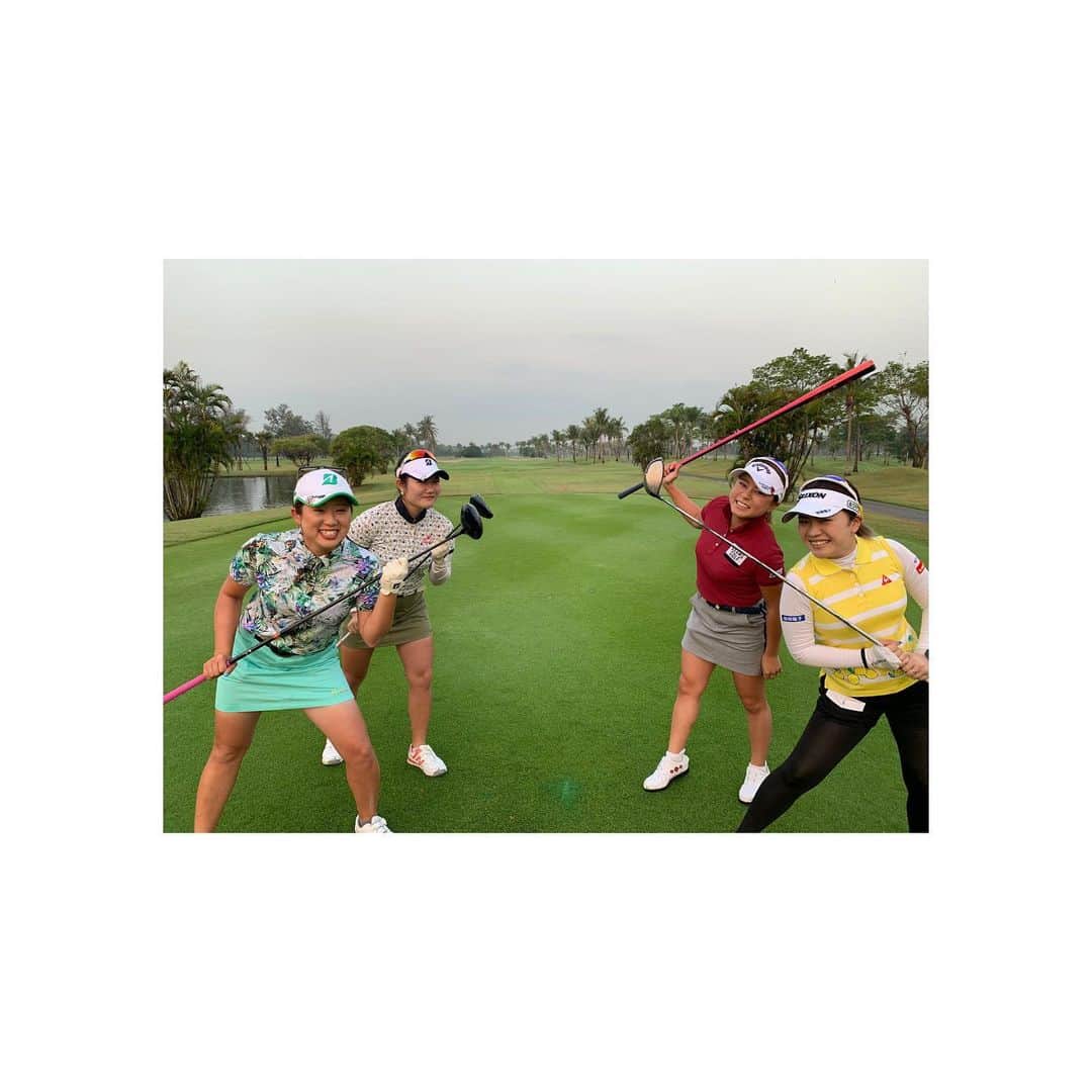 照山亜寿美のインスタグラム：「🇹🇭&🇮🇩. . #タイ #インドネシア #暖かいところで #ゴルフできて #最高でした✨  #さやかちゃん #みなみ #ありがとう❣️ #ゆみちゃんは本当に面白い #🤣👍」