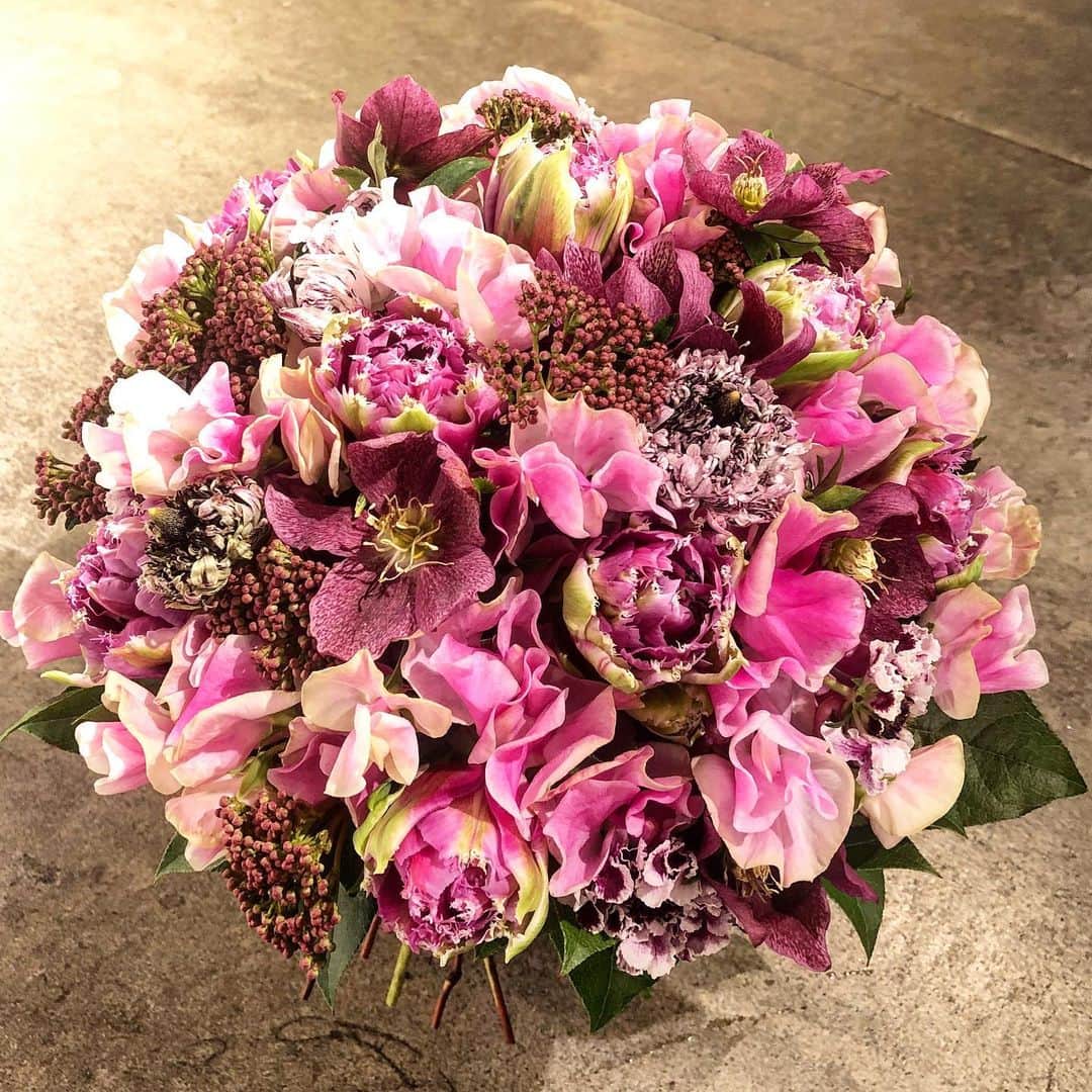ニコライ・バーグマン・フラワーズ＆デザインさんのインスタグラム写真 - (ニコライ・バーグマン・フラワーズ＆デザインInstagram)「Spring bouquet #spring #bouquet #nicolaibergmann #ニコライバーグマン #ブーケ」1月25日 19時32分 - nicolaibergmann