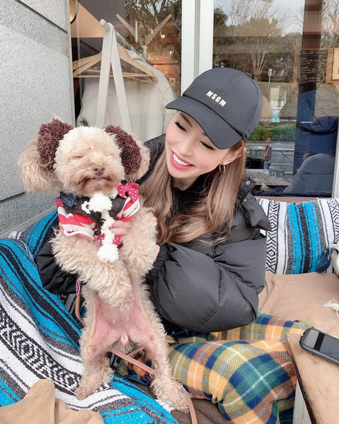 優姫ゆいなさんのインスタグラム写真 - (優姫ゆいなInstagram)「・ #ボンダイカフェ で犬活🐶💓 つくしとあおいがお供です☕️✨ さあやちゃんとせなまるととっても有意義な1日を過ごしました😌 お昼からこんな時間までほんと楽しかった❤️ きなこにも初めて会えたし✨✨✨ ・ ・  #ファブリック#東京#六本木#新宿#歌舞伎町#名古屋#栄#錦#岐阜県#岐阜市#柳ヶ瀬#多治見市#キャバクラ#キャバ嬢#follow#Instagram#ゆいな#優姫ゆいな#コスプレ#レイヤー#保護犬#柴犬#トイプードル#犬部#犬のいる生活#大好き#いぬすたぐらむ」1月25日 19時44分 - yuina_az