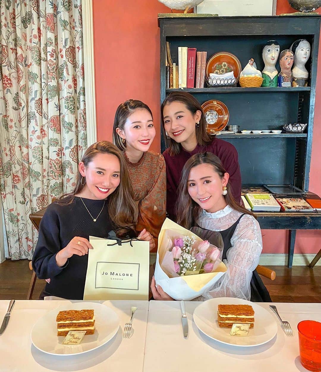 鬼辻麻衣さんのインスタグラム写真 - (鬼辻麻衣Instagram)「東京でのランチは、素敵なお姉さま達にまぜてもらって、ガールズトーク🥳💓 ・ ゆいしょうちゃんとありささんの🎂お祝いもできて、良いタイミングでした🥰  可愛い人達を見ながらのランチは 楽しくて贅沢な時間だった🥺 ありがとうございました🧡🧡 #lunch」1月25日 19時43分 - kitsumai